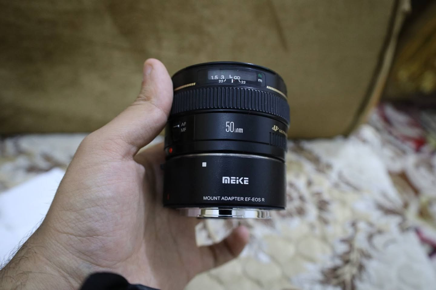 الغنية عن التعريف CANON EOS RP بس ب ملحقات جديدة
نظافة 99٪ مثل ما موضح
يجي وياها كامل القطع و 3 بطاريات و شاحنه + ادابتر لتشغيل العدسات القديمة مباشرةً و تجي ويا عدستها الأصلية 24-105 + عدسة Canon EF 50mm f/1.4 USM، من أفضل العدسات لعزل الخلفية ( بورتريه قوي فتحه 1.4 )
الكامرة ما بيها أي مشاكل مكفوله
السعر: ( مليون و 200 و بيها مجال بسيط ) 
للتواصل خاص او *********** واتساب

