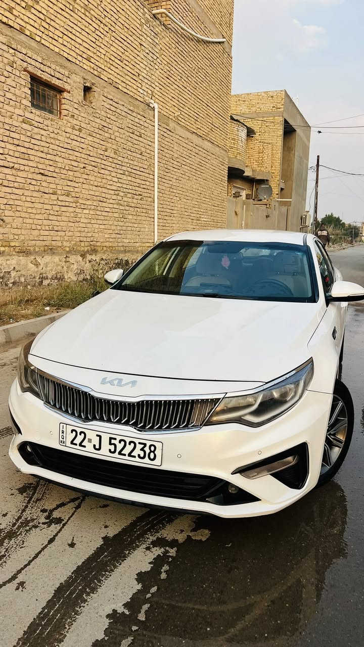 للبيع كيا اوبتما موديل 20 خليجي محرك 2400 
ماشية 105 بيها بارد جاملغ خلفي يم قبق البانزين
مكاني الكوت 
***********
السعر 185 وبيها مجال
