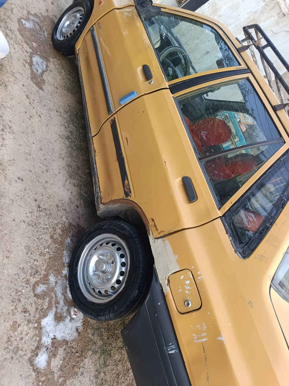 سلام عليكم سايبه 2010 سياره مال عيشه محركها بي خيط تبخير 
صدر امامي وخلفي جديد دبلات جدد راعيها يمي يريد تحويل تبريد بس غاز كهربايات كلها شغاله سياره معمرا خياسات كلها سياره مطلوب الغرمات ولهيا 400ال 10
مكاني بغداد ابو غريب  السعر 16 تاخذ صافي مني المراوس التصال *********** وتساب وفيس فقط
