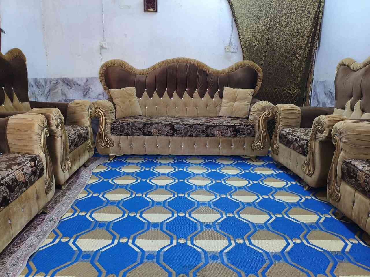تخم ملكي 10 مقاعد نضيف حيل اخو جديد مابي اي ضرر كله بلوك اسود تجاوي ومقاعد بلوك سعره 350 وبي مجال مكاني كربلاء حي العامل يوجد توصيل بكروه *********** يوجد واتساب
