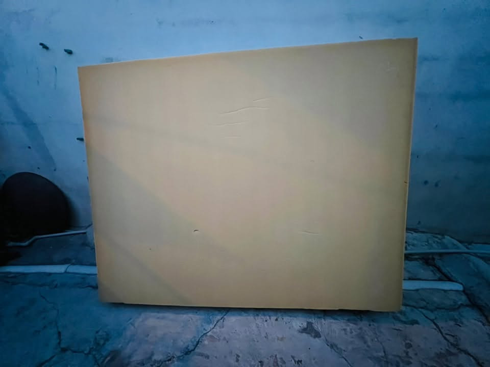 دوشك نظيف مستخدم قليل   قياس 200  ❌ 160السمك 20 سم  شرط يكون ما دايس ويا وجه ماله سعر  70 الف *********** واتس
