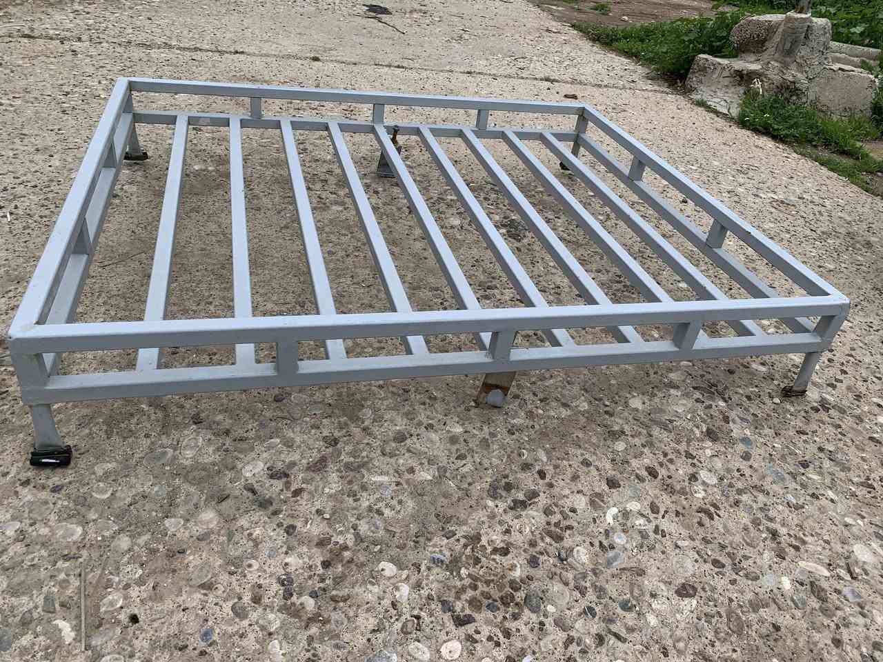 سلام عليكم سيبايا للبيع حديد درجه اولى نضيفه حيل
***********
