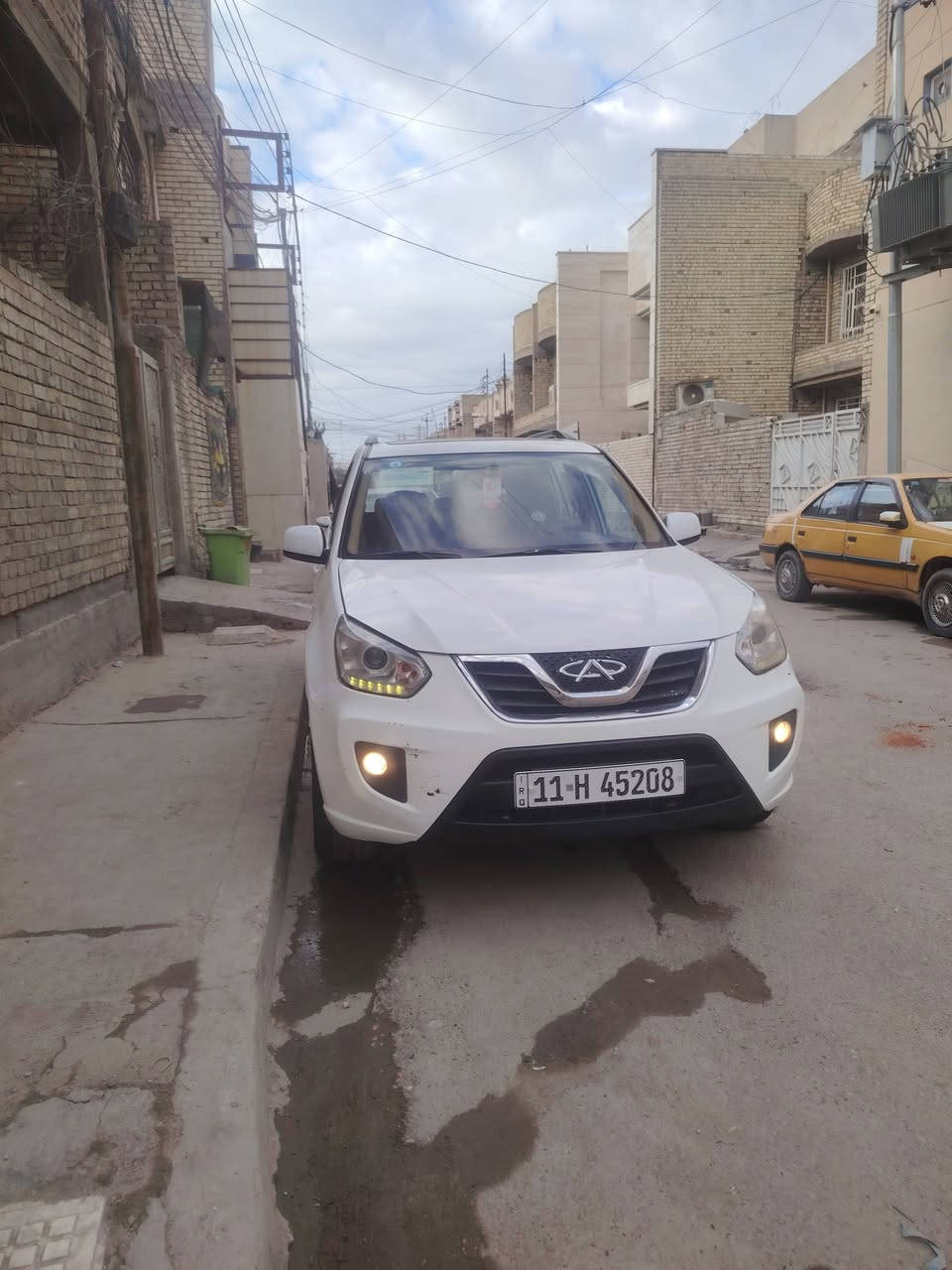 سلام عليكم تيكو 2013 مكينه 1800  كير   تخم تاير جديد حداديه جديده تحكم بالستيرن فتحه شاشة تاب اصليه شادلها بيها وبيه منظومه زنون دوشمه جديده رقم بغداد الإنكليزي بيه طخه موضحه بالباب وبيه بارد بل جملغ
العنوان بغداد بلديات
***********
سعر 60 وبيه مجل
