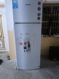 متاح للبيع تلاجه اي استفسار الاتصال عل رقم 07502435731