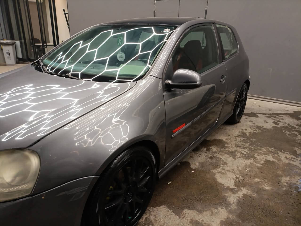 جيتا جي تي اي 
محرك 2500 5سلندر 
تك باب 
مصبوغه عام 
رقم بغداد 
مكانها الاعظميه 
رقم الهاتف ***********
السعر 55ورقه
