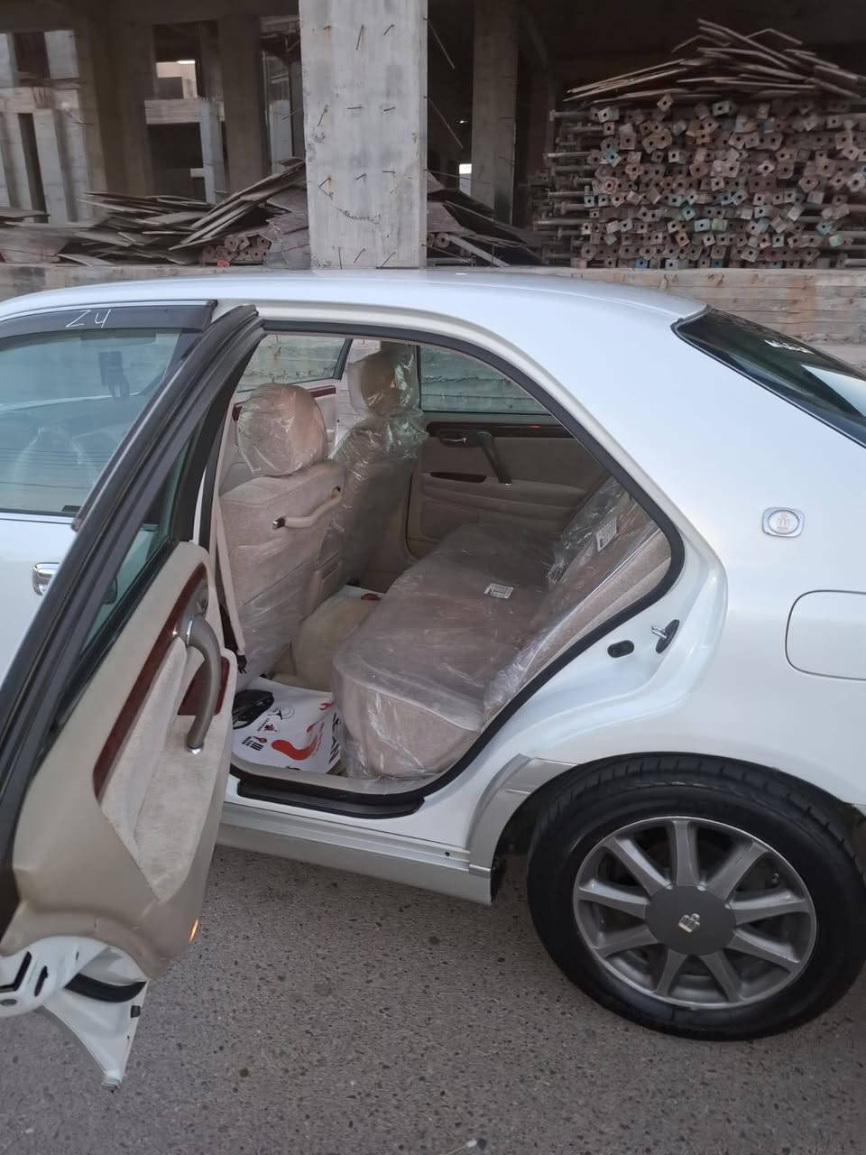 ملكه دكمتين كرستال كفاله عامه تسجيل جديد قرار ١٠٢ رقم أنبار سنويه اليوم أستلمت السياره كارتون 
مكان السياره الفلوجة 
السعر ١٤٥ وبيها مجال لشراي
للإستفسار ***********
