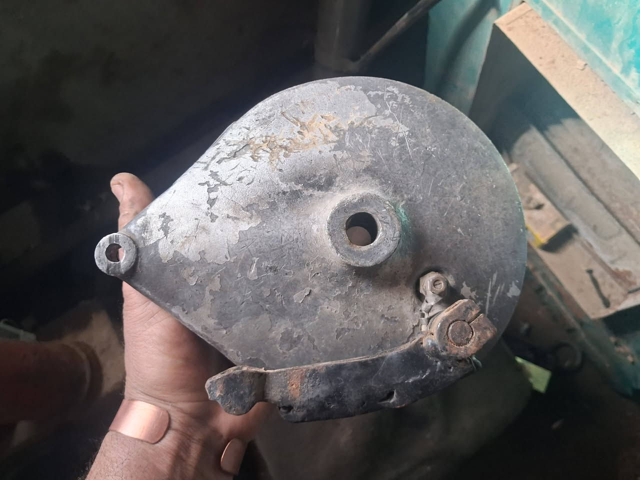 سلام عليكم للبيع طبلة بريك خلفي كامله السعر  ٢٥ قفل مكاني فلوجة هاتف ***********يوجد توصيل جميع محافظات من رخصت مدير الكروب المحترم
