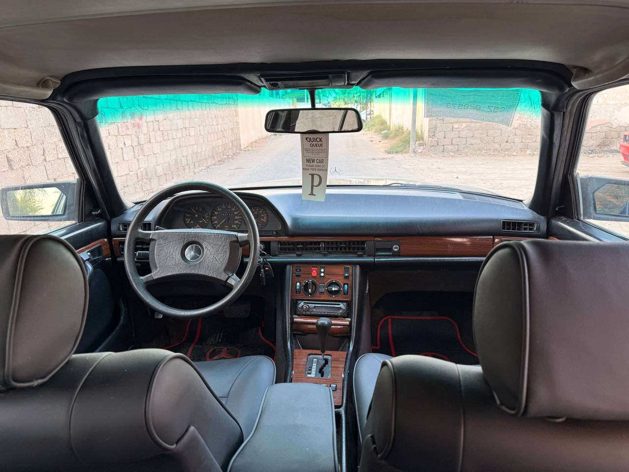 مرسيدس 300SE
موديل 1986 للبيع رقم بغداد
 تحويل ثاني يوم السياره مصبوغه عام
مكينه وكير بلادي.

بابل مشروع المسيب 
للاستفسار الاتصال على هذا الرقم (***********)
