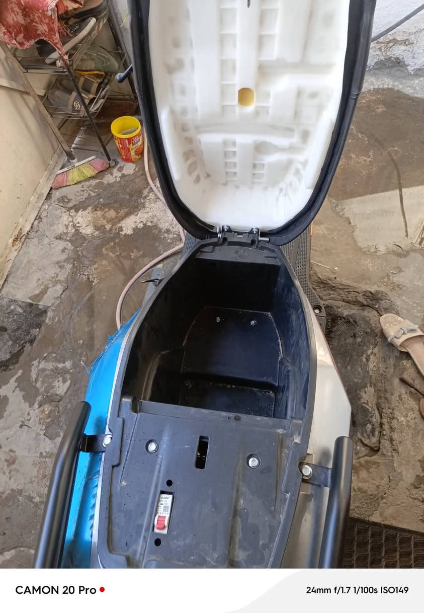 السلام عليكم
دراجة رياضيه سكنس رياضي للبيع 
دراجة 2026 
سرعه 75 حقيقي 
ملفهه 2000 نحاس 
6 بطاريات تيانج كبار 
تاير وويل كبير 
دبلات خلفيات وإماميات 
بريكات دسك.امامي وخلفي فلنجات رياضية 
ماشيه قليل جداا 
ثلاثة انظمه تشغيل كارت + بصمه تشغيل عن بعد + مفتاح 
اشاير 
لايت عالي ناصي رماش 
شاشة قارى اعطال 
نضام البارك 
بيها نضام قاطع التيار الكهربائي 
بيها نضام رجوع للخلف 
بيها نضام مثبت سرعه 
الدراجه نضيفه واستعمال قليل وعلفحص 
واتساب *********** 
عنواني بغداد 
السعر 915 وبيهه مجال
