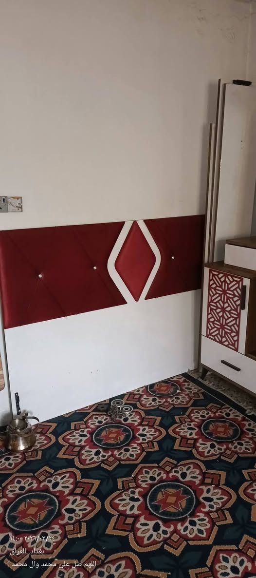 السلام عليكم اخواني عندي غرفة نوم تركية مستعملة نقصها تختت چرباية   ،،،
كما موضح في الصور
#تحتاج تصليحات
#الفتح والنقل على المشتري 
#مكان الغرفة في الزعفرانية شارع الكهرباء خلف حسينية الامام المهدي عليه السلام 
#السعر النهائي 350,000 غير قابل للتفاوض 
#الاتصال على الرقم ***********
