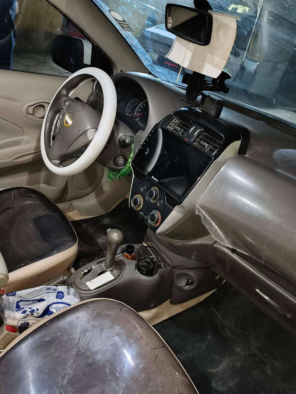 رمضان كريم سني هندي مديل 20كص جنطه محرك كير مكفول سياره ماتخسر عليه ربع تخم تاير باتري جديد متومه وجاهزه مفروشه ارضيه جلد بجم محدث 25مكاني بصره ***********
