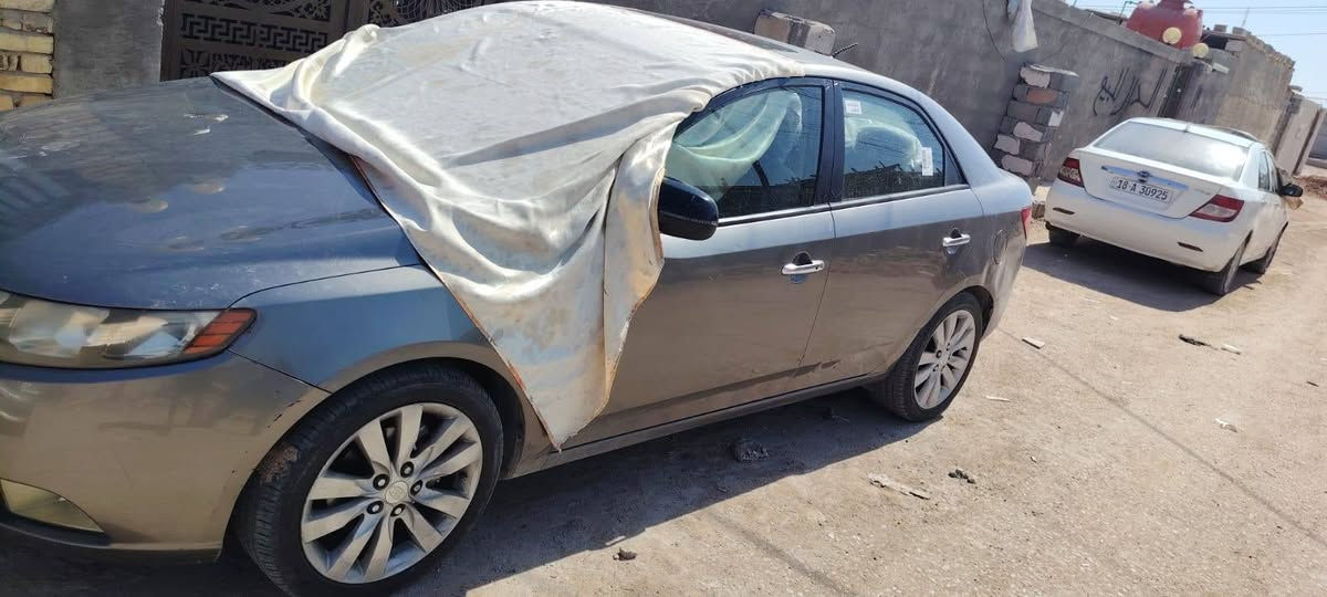 رقم انكليزي نجف
بيها فقط جاملغ وبارد بالبيبان
كير مكينه كفاله
تحكم ستيرن جهتين
شاشه
تبريد فقط عوزه غاز
مكاني نجف سعرها 95 بيها مجال كلش قليل 
***********
