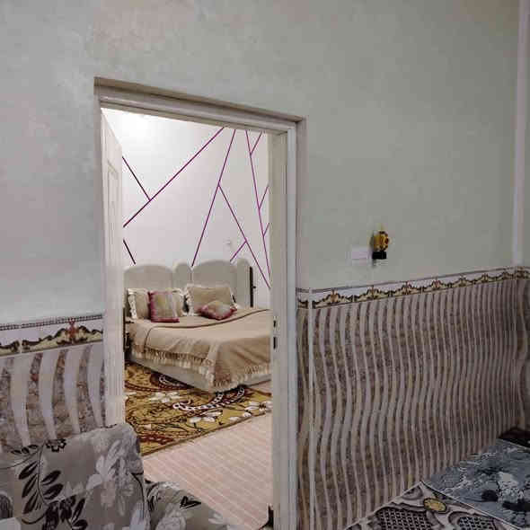 بيت للبيع مع الأثاث 
مساحة 200متر زراعي سند 25
العنوان بستان ال جايد الخشابه 
خدمات كامله 
غرفتين وصاله ومطبخ وبراني وصحيات خارجيه وداخليه 
وكراج 
يباع مع الأثاث 
السعر خاص او اتصل على 
***********
