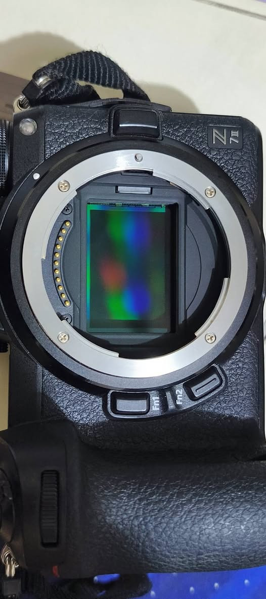 📸 للبيع عدة تصوير احترافية – بحالة ممتازة
✅ كاميرا Nikon Z7 II (Full Frame) بدقة 45.7MP مع تصوير 4K وتثبيت داخلي خماسي المحاور.
✅ عدسة NIKKOR Z 85mm f/1.8 S – حدة عالية وعزل احترافي، مثالية للبورتريه.
✅ فلاش Godox V1 Pro – رأس دائري بإضاءة ناعمة مع بطارية ليثيوم قابلة للشحن.
✅ بطاقة ذاكرة Delkin Devices CFexpress Type B 128GB بسرعة عالية مناسبة للتصوير الاحترافي والفيديو.

📦 المرفقات:

- علبة الكاميرا الأصلية.
- وصل الشراء.
- المعدات بحالة ممتازة وجاهزة للفحص.

📩 للاستفسار والسعر يرجى التواصل على الخاص.


**إذا كنت صاحب هذا الإعلان وتريد حذفه لأي سبب، رجاءا أرسل رسالة إلى الدعم الفني**