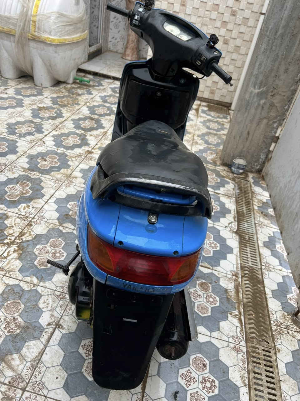 دراجه حاويه للبيع فراشة 
مكفوله من كلشي محرك مامفتوح كهربائيات شغاله 
تشتغل نكره سلف وتشتغل هندر مزوده لايتات فوك الدشبول 
داجه نضيفه 100‎%‎محرك سرعه وصوت ونهضة على شرط 
العنون دوانيه دور النسيج الاتصال على رقم ***********
السعر 650قفل مابيها مجال
