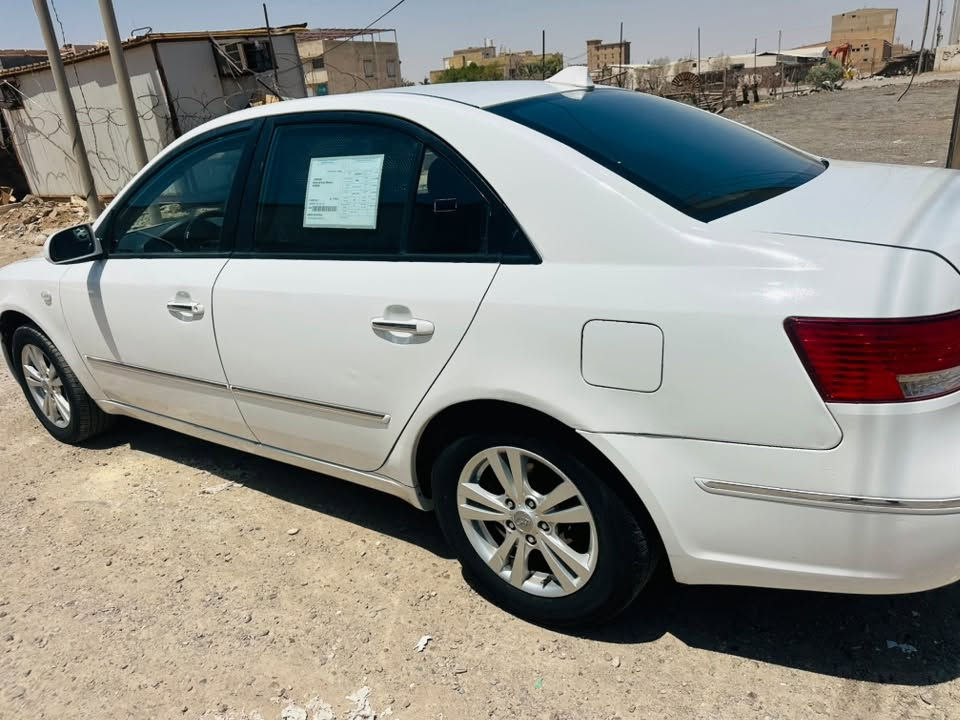 سلام عليكم سوناتا 2009 اصل شكل ال10 رقم اربيل متوم طبق الاصل رقم ما مشبوه شغل مضبوط كشنات جلد ارضيه جلد تحكمات ستيرن شاشه سياره غاز اصل انسه الصرف سعر 46 وبيها مجال 
***********
