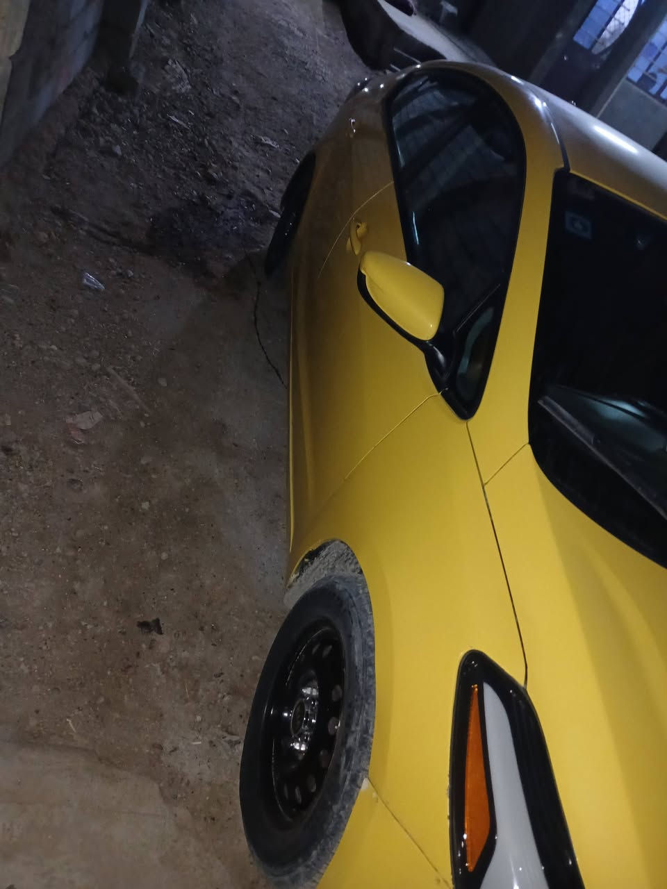 سلام عليكم سياره لبيع فورتي ٢٠١٧ هيئه غرامات مصفره سياره  بسمي كير ومكينه  مكفوله صدر جديد حداديه أمامي وخلفي رقم بغداد انكليزي سكني بغداد حادث بلجنطه  بصمه تخم نص عمر تبريد كهربائية شغالعه باب سايق بي شبر معمر صبع سعر ١٢٠ بيها مجال شي قليل ***********
