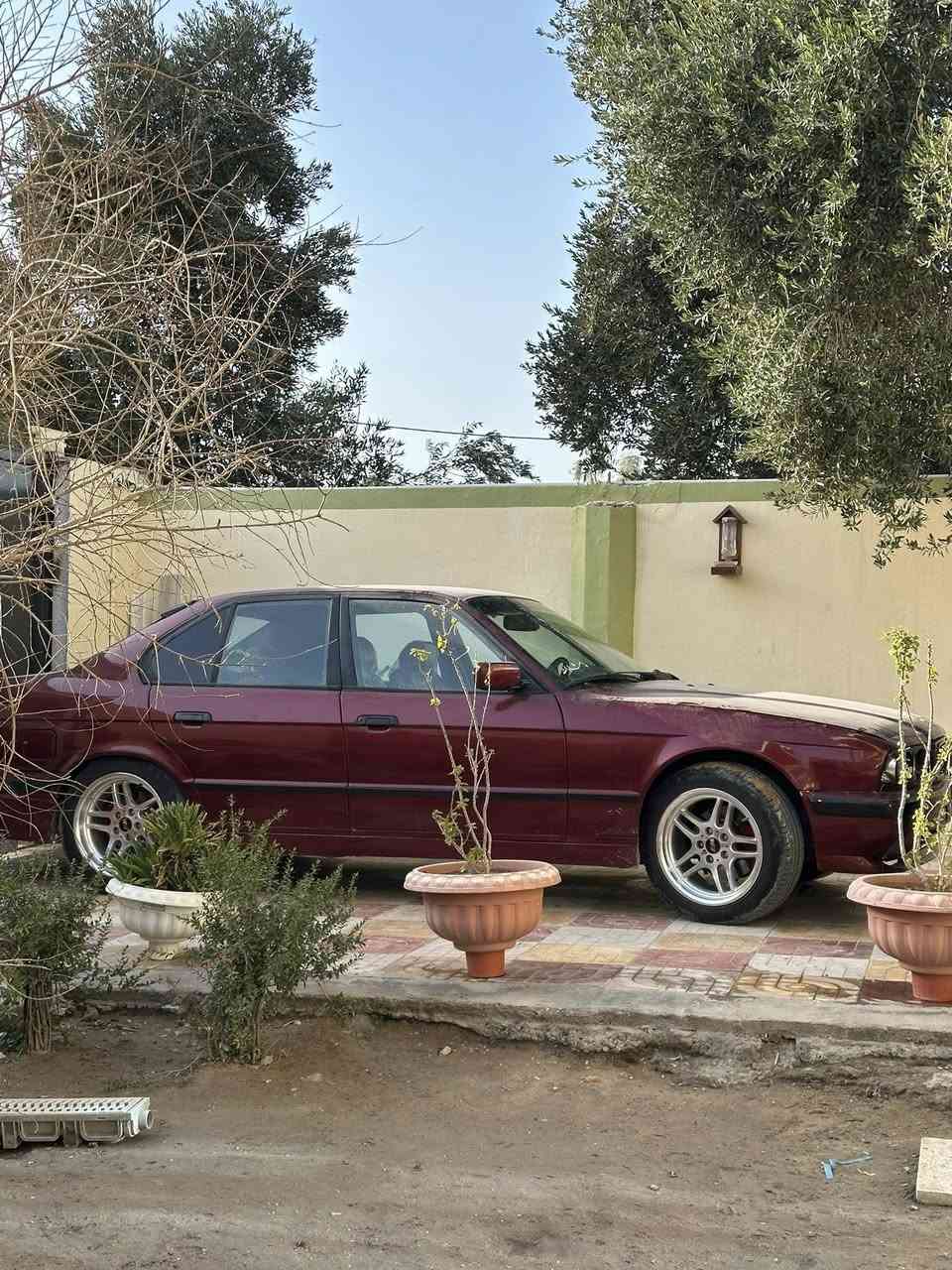 سعر مناسب و سياره بالكارتون.مديل 93
تحويل مباشر ———
 شرط النضافة.
دبل جكمجه 
سياره نضافه شرط مال جناي بيت. 🤲
لون ماروني كرزي 🍒 
وجه دخاني حاويه 🦾
سياره هواي بيه مواصفات. 
#تبريد ثلج ❄️ وي السويج 🧊 
رقم دولي الجديد تحويل مباشر
محرك مسكر عدل 🏮 كير اوتماتيك 
#مديل   93 #اربيل  
وهزه سنوية جديده 30 
كشنات جلد جديد 
كهرباءيه جديد بلاديه. 
تخم تاير جديد وكالة الأصلي 
ويل M  ام حاوه جديد 🆕 
كير مكينه كفاااااالة جديد 
أناره و كهرباء ⚡️ كله شغال
 صندوق 🗃️ S كله شغال 
#مكفوله من الحادث مصبوغه #جماليه
محرك وكير جديد حداديه امامي خلفي جديد
اكسل جديد سياره خير من الله 
كشنات جلد داخل
كهربائيات كله جديد #متصرف 
عليها الف مكاني كربلاء 
السعر اتصال 📞 62$ وبيها مجال

للشراي #وبالخير على الياخذها 
اتصال ☎️ *********** ابو اسد
