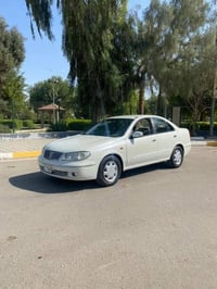 سني ٢٠٠٩ يباني اصل رقم بغداد بسمي سياره مكفوله من ضربه   وصبغ عدا داعا...