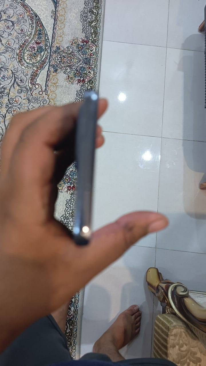 ذاكرة 256 عشوائية 12
سعر جهاز 150 الف  بي خللين 
غواش بكاميرا خلفية يحتاج فقط تنظيف ويرجع طبيعي 
وطبع خفيف جدآ بشاشة 
مكاني النجف الاشرف 
مجمع الكرار 
بلوك 16 دار 12 
رقمي
***********
