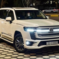 اللهم صل على محمد وآل محمد  للبيع  لاندكروز  2023 لمتد اصلي مو شد جديد...