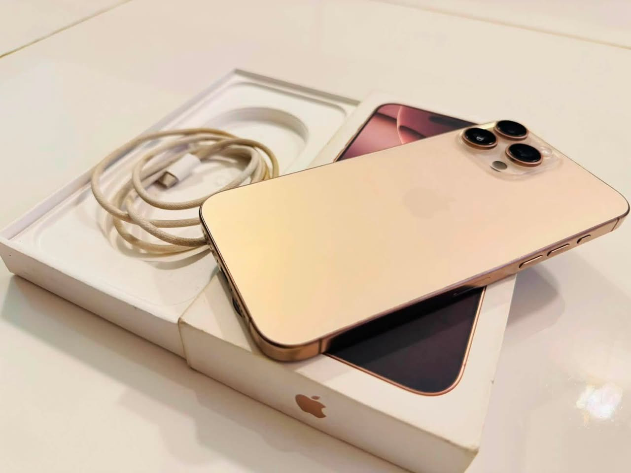 بيع فقط بدون مراوس🧡
16 برو ماكس نضافه 100/100
ذاكره 256 
بطاريه 94 
📍مبدل شاشه اصليه اذا مو اصليه اتحمل كلشي
لجهاز كله شغال فيس ايدي كله كامل فقط مبدل شاشه
سعره : 960 الف وبي مجال قليل حك الجيه
مكاني بغداد البلديات
***********
