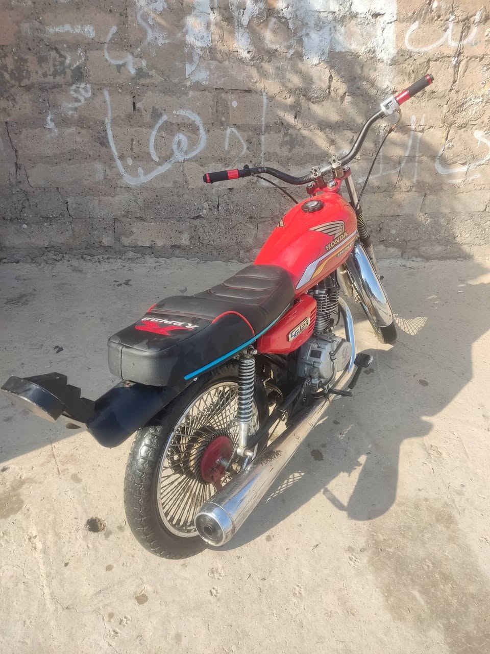 تايكر 2020 مكينه شرط مامفتوحه سعر 325 وبيها مجال مكاني ايمن متواجد خاص او اتصل ***********
