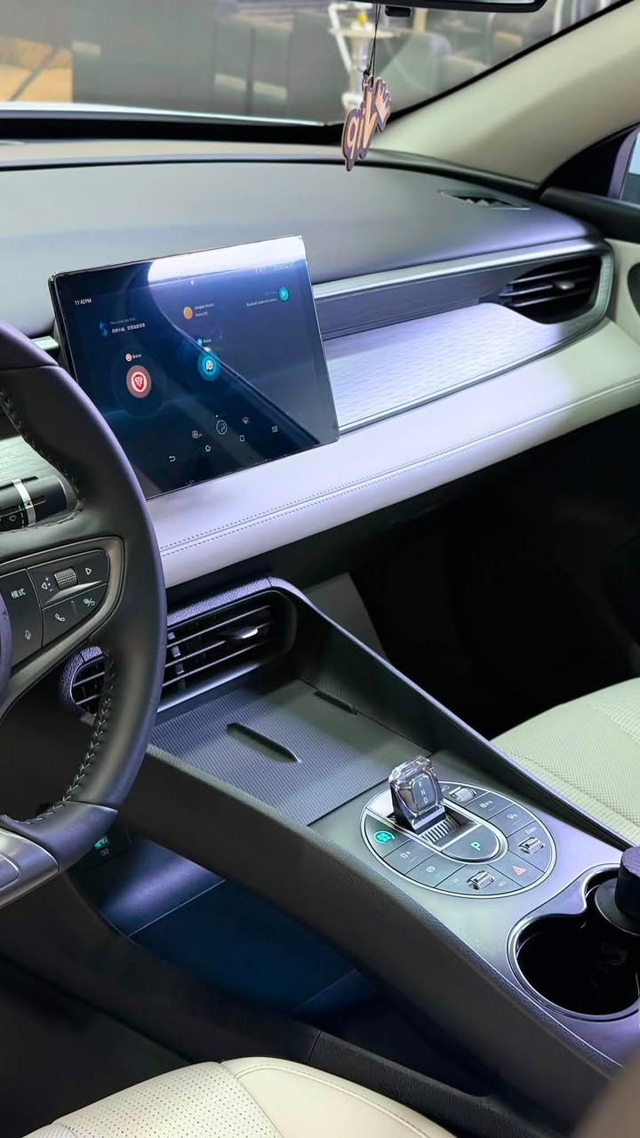 سلام عليكم BYD سيل 5 ماشيه 6 آلاف سياره أخت زيرو مغلفه ppf بل كامل و عازل حراره جام سياره معروفه مواصفات الاستفسار اتصل *********** مكاني بغداد تحويل ثاني يوم
