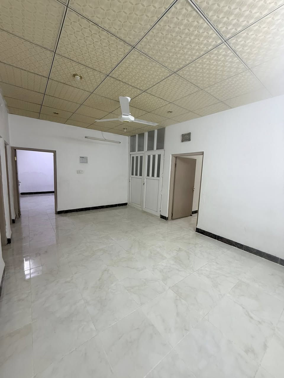 دار للإيجار 
مساحة 200 متر بناء نظيف 
الموقع الحرية 
قرب محطة الكهرباء 
استفسار 
***********
***********
