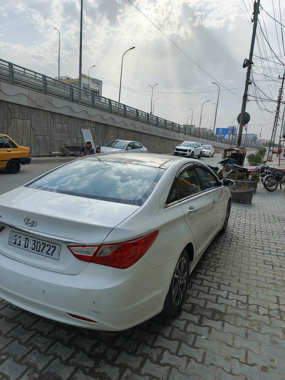 للبيع سوناته 2011 فول  مواصفات. سياره رقم بغداد انكليزي مداور ثاني يوم كفاله من ضربه   والصبغ والخياس  سياره جاهزة  مكينه 2400.  مال جناي سياره  جديده و جاهزه مجهزه كهربائيات كلها شغاله مكان نجف حي الوفاء  ***********. سعر 130 و بيها مجال
