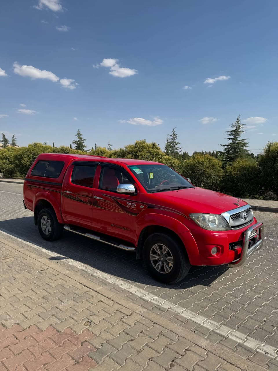 Hilux 2009 
دەبڵ ئەکسل 
ئوتوماتیک 
نیو پارچە بۆیاخ   توزی وردە ی هەیە
4x4
 Automatic
 New parcha boyax

***********
‏*********** السليمانية, العراق
