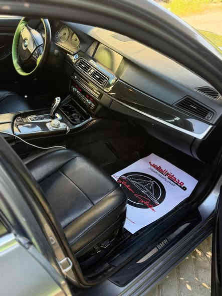 السلام عليكم حبايب 
BMWf10 ٢٠١١ رقم بغداد 
وارد امريكي صور والتقرير مرفق (ذكرت ضرر مياه فيضان غرق كما موضح بالصور 
بدون اضرار سابقة أو اضرار أخرى حسب التقرير بدون حريق أو سرقةماشية 4  الف ميل) هذا مع العلم  النسبه قليله جدا    .السياره مكينه كير مكفول بيهه طخه بالجاملخ الخلفي مامصلحه ومرفقه بالمنشور السياره خير من الله ماشيه ١٨٣ الف كم السعر ١٤٥$ ورقه 
مكان السياره بغداد  واليجي بي خير ويدلل عيوني اله . الاتصال ***********
تحياتي للجميع 🌹🌹🌹🌹
