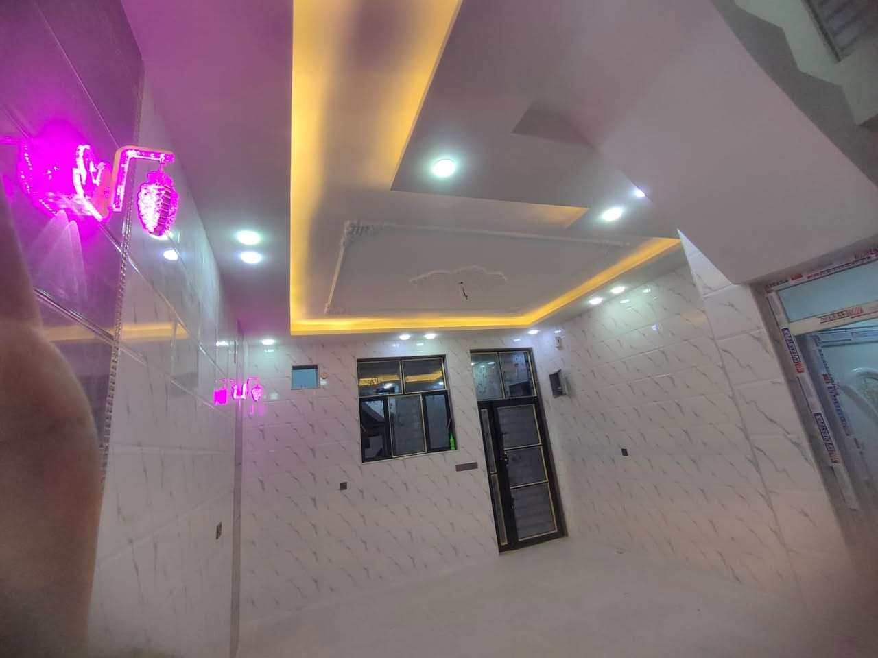 بيت لليجار مساحه 50 متر ركن جديد ما كهرباء مولده ***********
