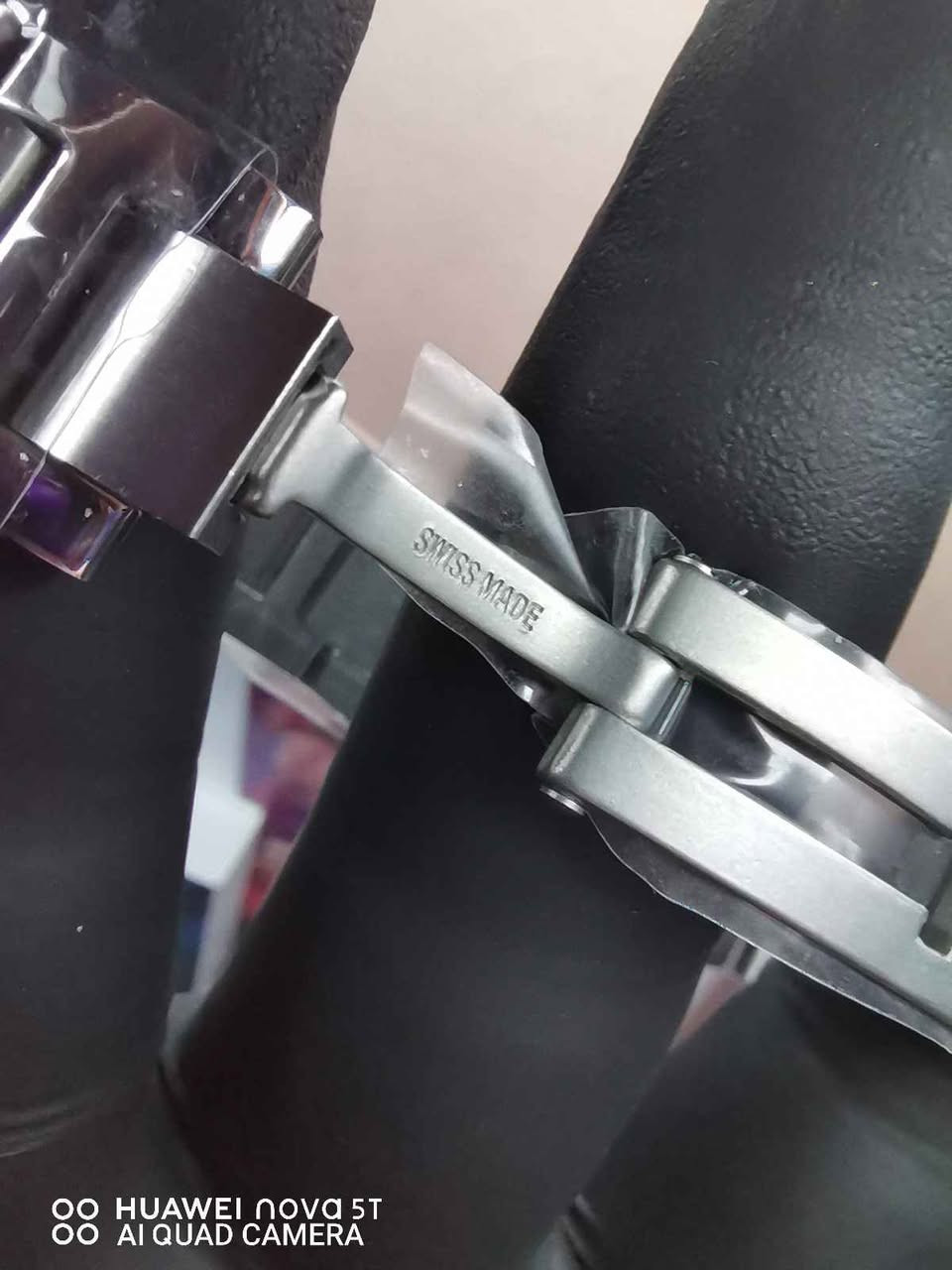 رجعت توفرت من جديد..

#ساعة_كارتير_اوتوماتيك 
قطعة جديدة ومرتبة 
مختومة سويسري والظهر حفر
#مزاد  #مزاد لأعلى سعر تنباع 
#يخلص المزاد ليلاً🙏🏻 الفلوجة, الأنبار


**إذا كنت صاحب هذا الإعلان وتريد حذفه لأي سبب، رجاءا أرسل رسالة إلى الدعم الفني**