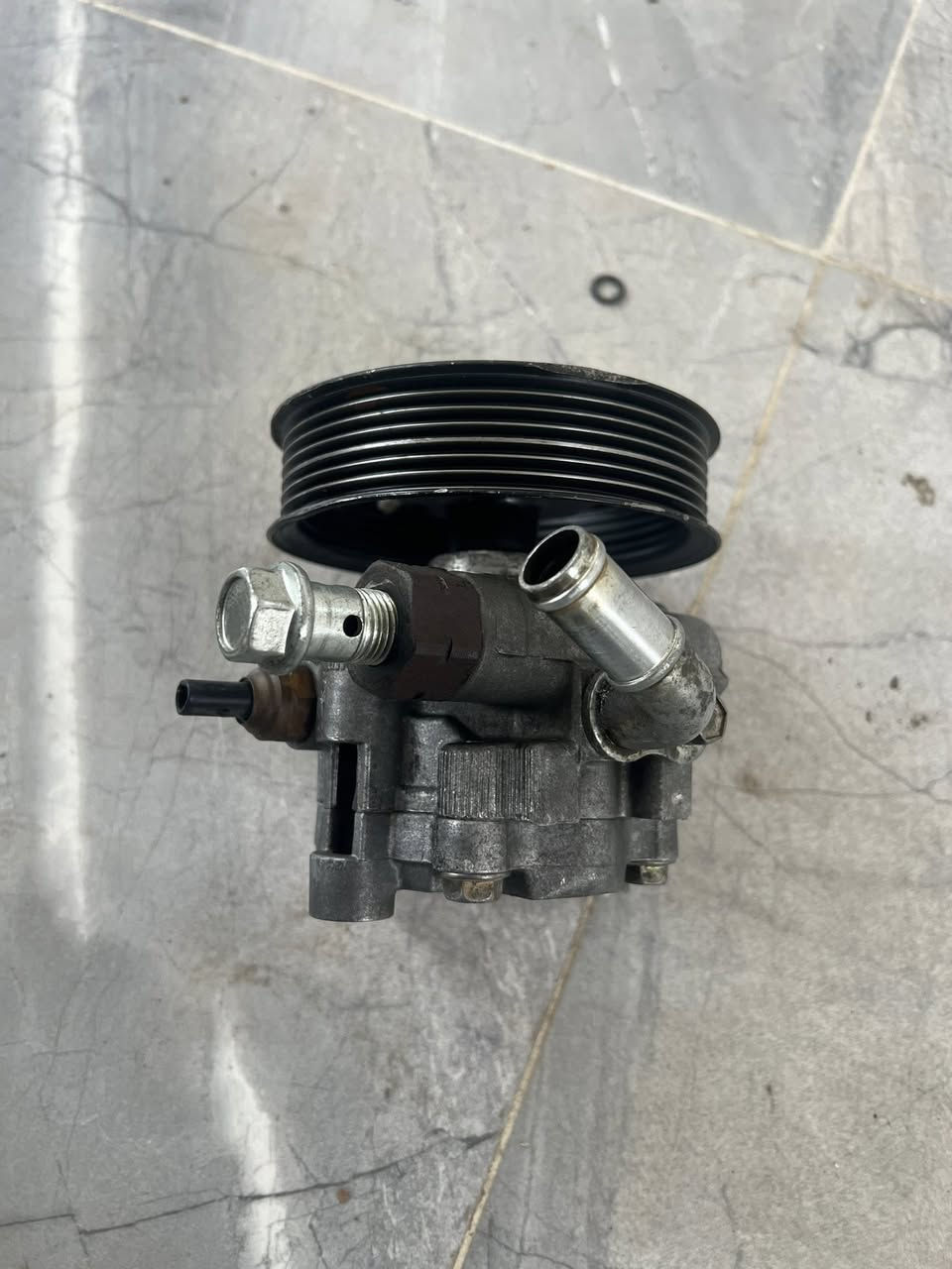 بور ستيرن كامري 2400 مكان شعب سعر 75 ألف ***********
