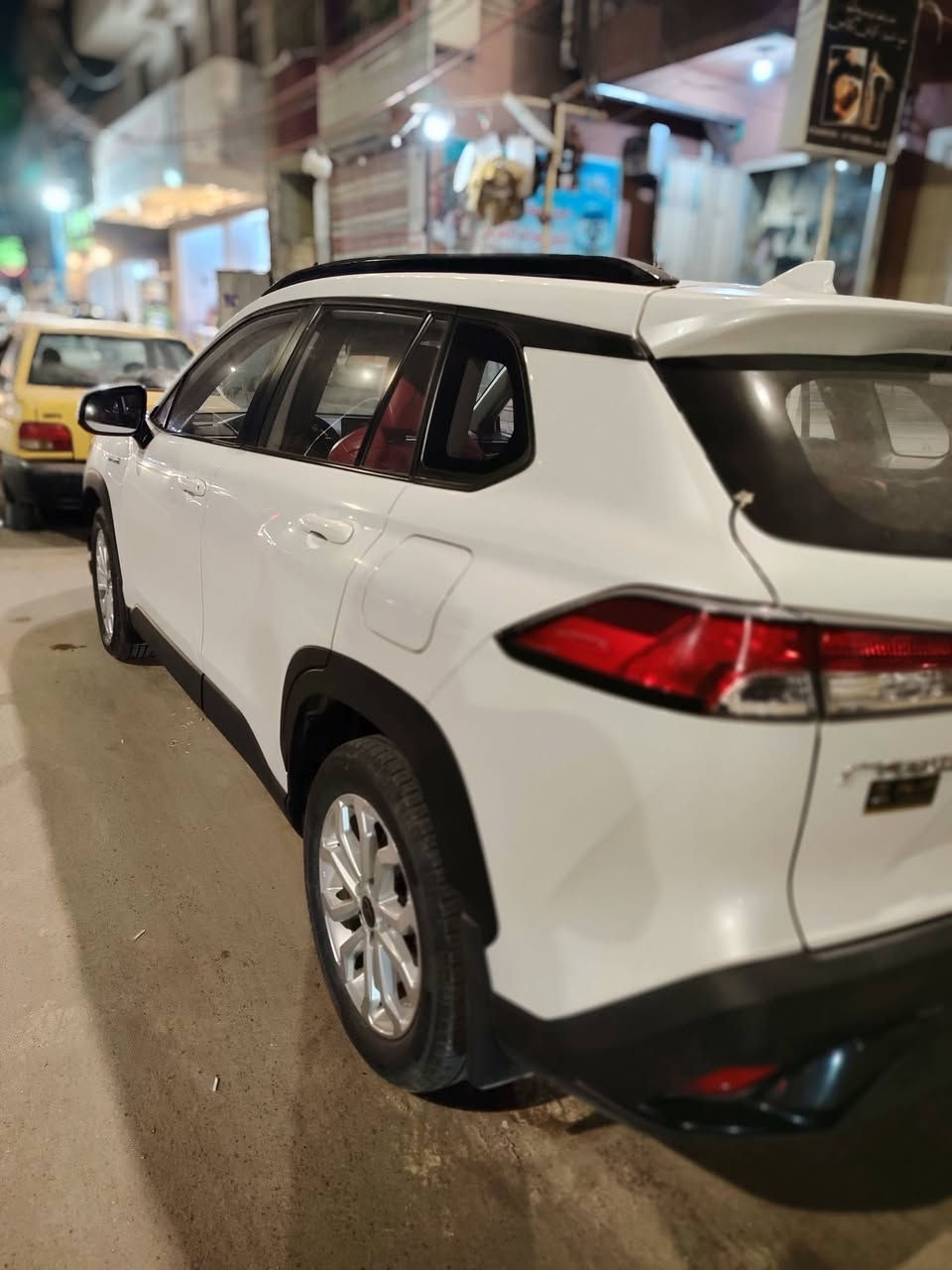 السلام عليكم
فرونتلاندر ٢٠٢٤ هايبرد ماشية ٢٣ كفالة عامة 
رقم بغداد انكليزي هزة جديدة 
مواصفاتها بصمة وفتحة وداخل جلد احمر وباقي المواصفات المعروفة 
السعر ١٧٤ 
رقم الهاتف ***********
مكانها الاعظمية شارع المشاتل
