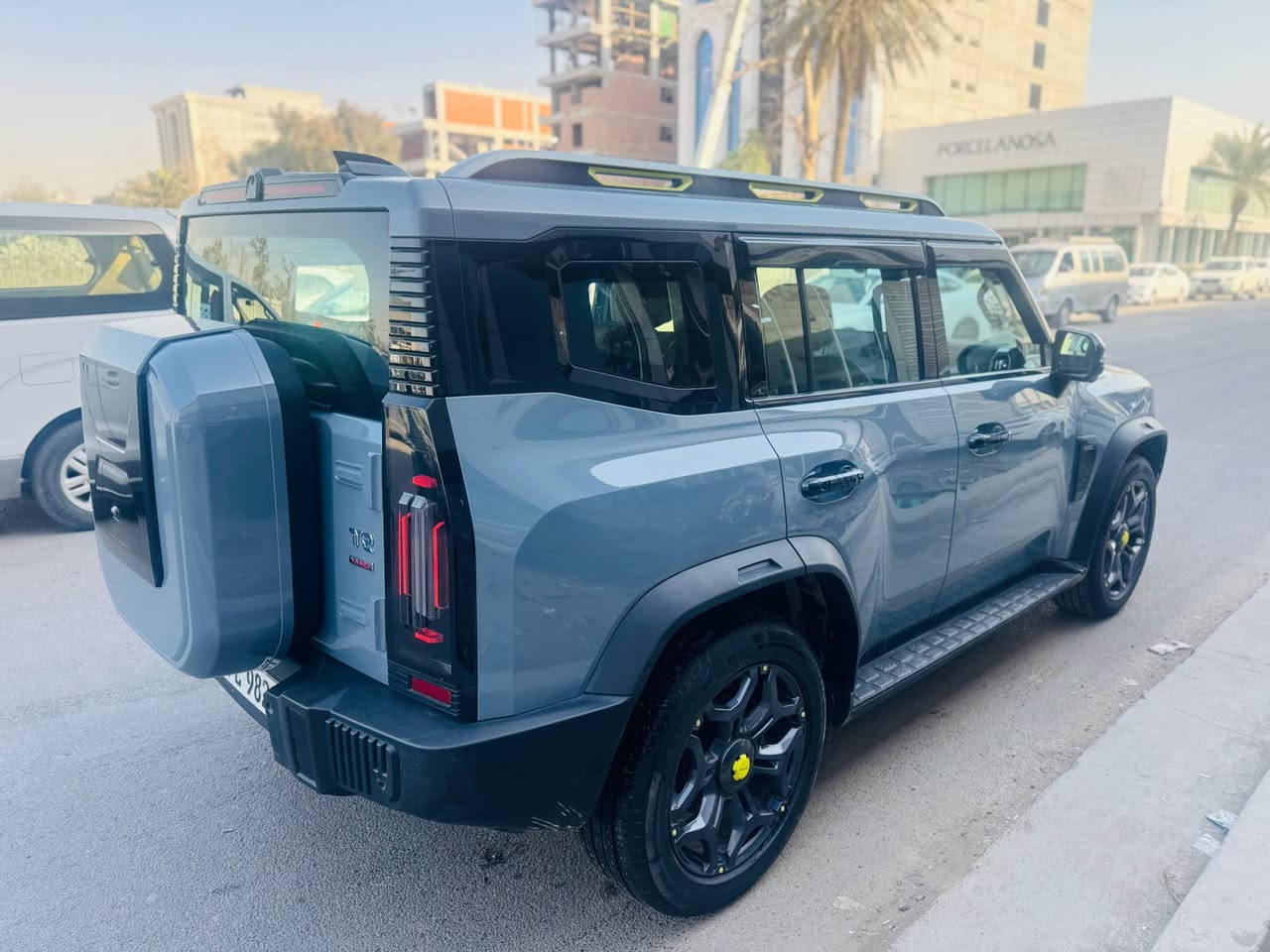 جيتور T2 للبيع موديل ٢٠٢٥
ماشية ٢٠ الف رقم اربيل تحويل 
المواصفات 
🔹انوراما 
حساسات امامي خلفي
🔹كامرات 360 
🔹كشنات جلد 
🔹تبريد قطعتين 
🔹شاشة عرض حجم كبيرة 
🔹ثلاجة 
🔹تشغيل عن بعد وبصمة عدد 2 
🔹انعكاس الشاشة 
🔹منفذ 2 USB
🔹مصابيح LED كافة السيارة
🔹ناقل حركة 7 سرعات
🔹منفذ تايب سي
🔹اوامر وتحكمات صوتية
🔹مثبت سرعة 
🔹محرك 2000 تيربو اقتصادية بمعنة الكلمة
🔹داخل السيارة زيتوني رياضي وكشنات جلد رياضي
🔹نظام مراقبة ضغط الاطارات
🔹ضمان 6 سنوات للسيارة و10 سنوات للمكينة
السعر ٢٨٥ وبيهة مجال 
العنوان زيونة تقاطع ملعب الشعب 
***********
*********** بغداد, العراق
