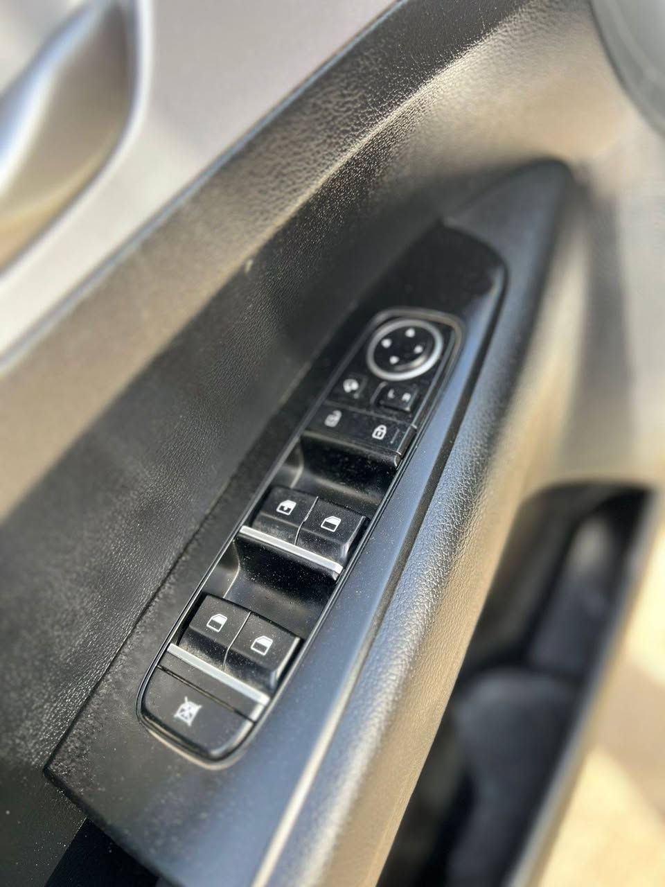 السلام عليكم
سيراتو خليجي فووووول مواصفات عدا الفتحه 
كيا سيراتو خليجي 2022 جديده جدا
كير محرك 1600 دوش ممتاز جدا مامفتوح بي برغي
بصمه تشغيل وابواب وصندوق
لد امامي نهاري
ترحيب عند الاقتراب
مري شفط
كراسي جلد
راداد جانبي
سايد بيرك بصمه
حساس مطر
شاشه لمس وكامره دواره
جنطه ذكيه
تبريد ثلج بمعنى الكلمه
شاشه اعطال
اشاير بل مري
تبريد بيانو
مرايه تعتيم
تدفئه بل كشنات
فول تحكم ستيرن
تخم تاير جديد باتري جديد
منظومه غاز مع كارت الضمان
هيئه مصفره + رقم دولي الجديد سنويه 2029
سياره جاهزه مابيها اي نقص
سياره بعد بيها مواصفات  سعر 125 ورقه وبيها مجال للطيبين التساهل موجود وتأخذوها من عيوني بغداد قرب ساحه عدن *********** حيدر السعدي للبيع أو مراوس
