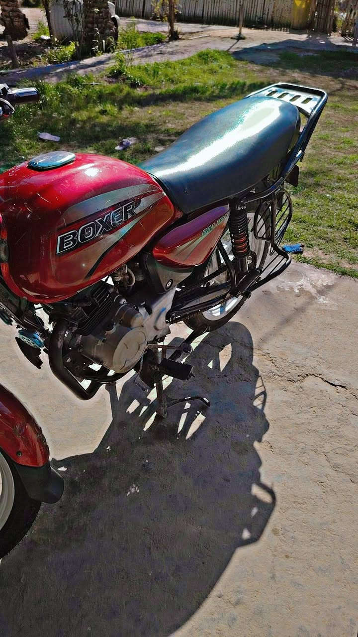 سلام عليكم دراجه بوكسر4كير موديل18اوراق اصولي السعر 600وبيه مجال قليل متواجد عل خط فقط ***********
