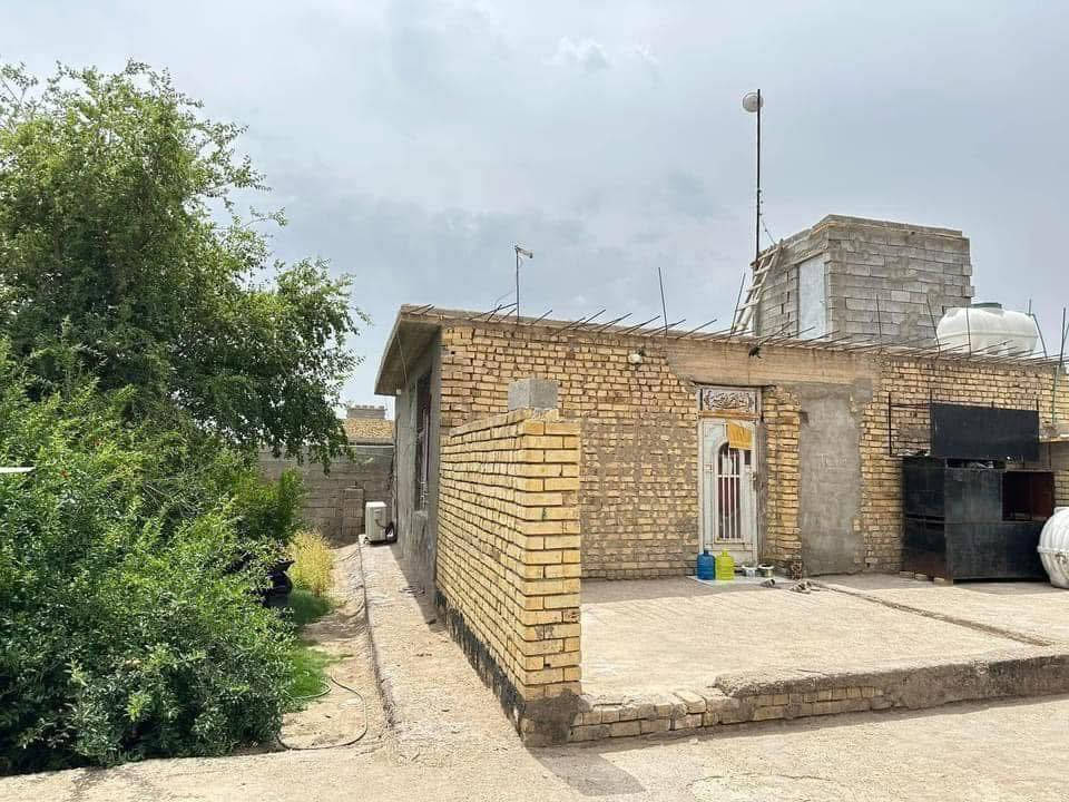 _بيت للبيع 
‭0770 451 4494‬
السعر_35مع المجال
زراعي مشمول بلتطويب معامله كامله
المساحه300م مع الحديقه
البناء 200م مبني من عنده. غرفتين وهول وصحيات داخليه وخارجيه البناء طابوگ بس البيتونه والسياج الخارجي بلوك

المكان:الزراعي المقابيل الدبيه الثالثة 
خدمات موجود ماء وكهرباء
