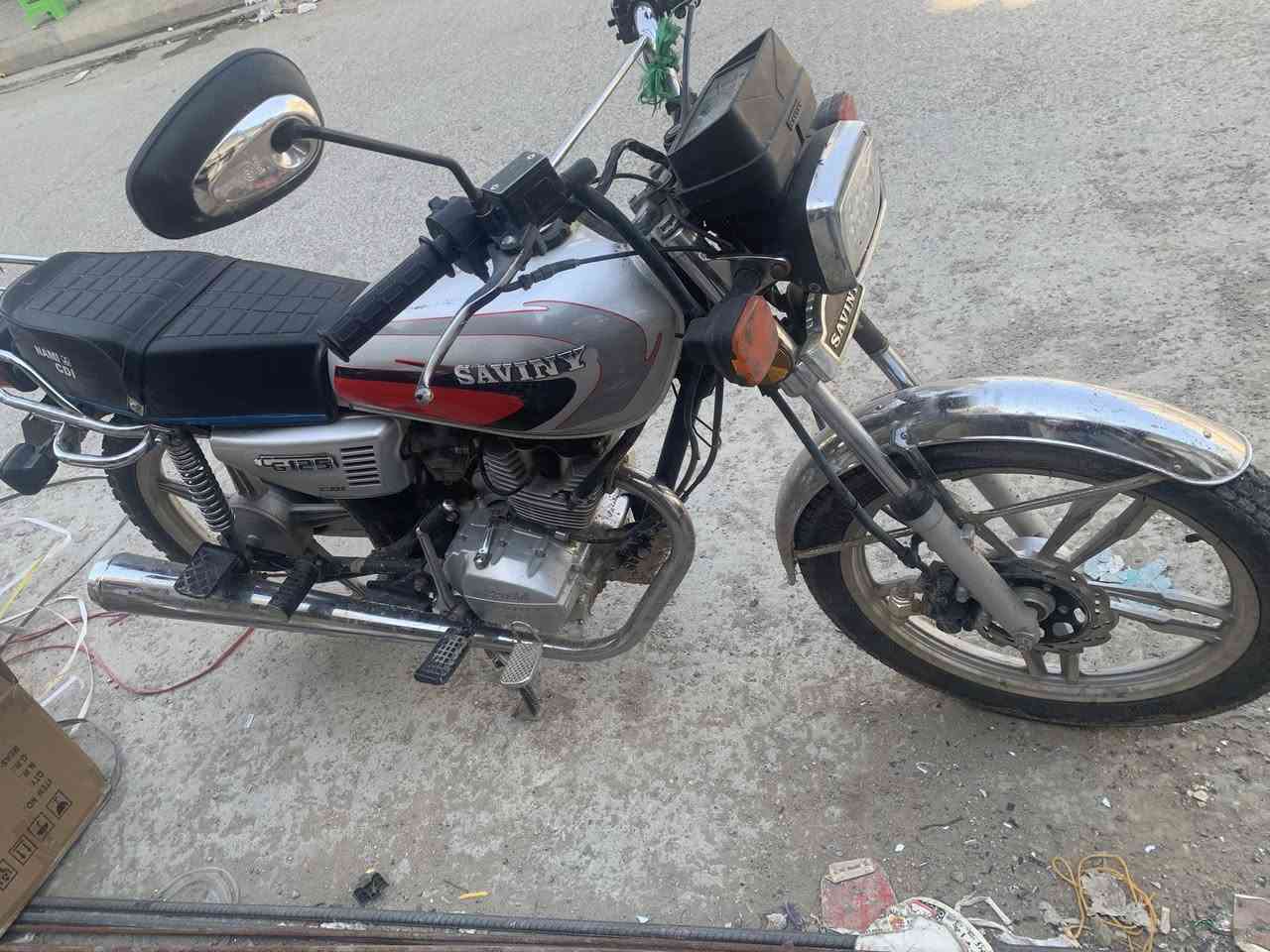 سلام عليكم دراجه ٥ كير للبيع 2021 كفاله محرك مامفتوح السعر500 وبيها مجال بسيط ***********
