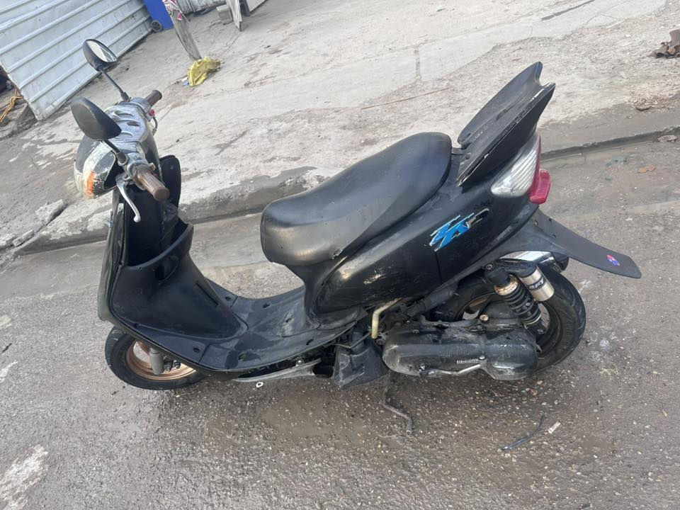 السلام عليكم للبيع يامها عصفوريه سبايزر مجنح الدراجه نكره سلف ولايت امامي لايت خلفي عقل رياضي صالنصه بطح رياضي سل ستيل اصلي دبل قزم رياضي ستيل مرايات اصليه يامها دبل خلفي رياضي كابريتر جديد اويل بم شغال سعر 200بيها مجال  مكاني بغداد البياع تقاطع درويش رقم ***********
