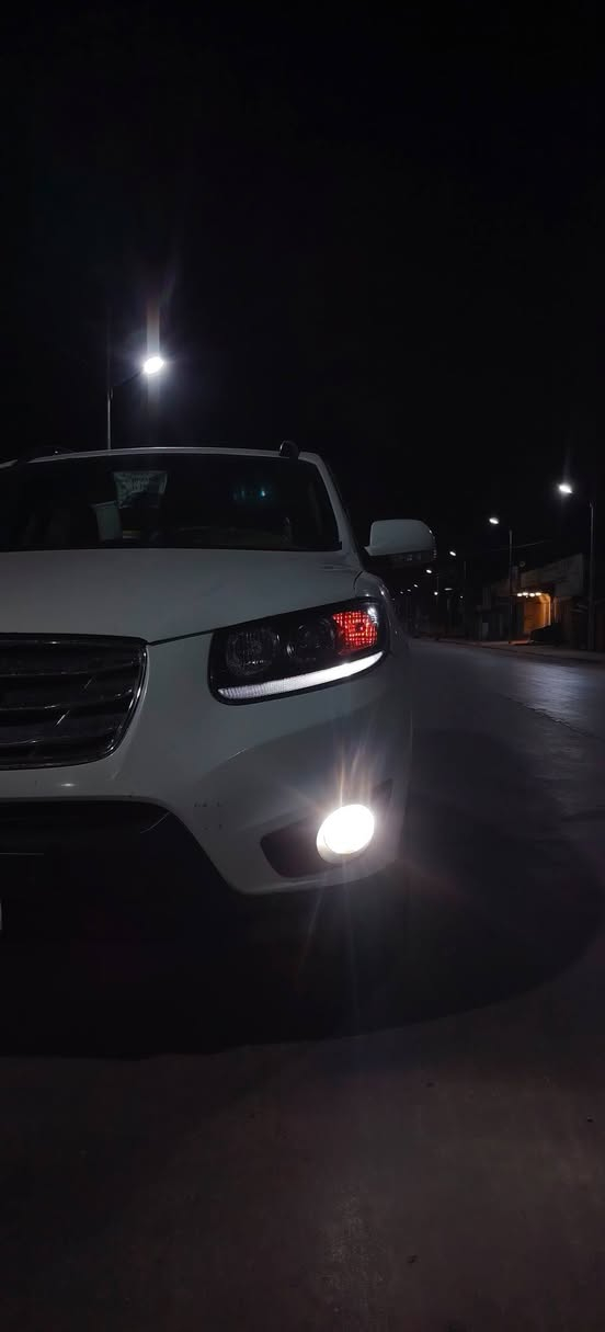 سلام عليكم شباب سياره سنتافي 2012 بدون كصه بيه صبغ فقط بل جاملغ الخلفي الوره صدر سياره نضيفه تادفه تبريد ثلج كشن كهربائي مري شفط سبعه راكب تبريد 3 قطع شغال حداديه 80％ طخم تاير كير مكينه بل جيس كهربائيات كله شغاله ما تصرف عليه ربع سعر 80 وبيه مجال العماره ***********
