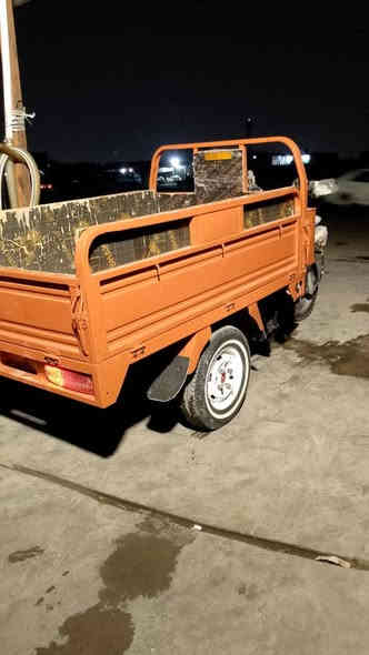 سلام عليكم ستوتة للبيع موديل 18 أوراق اصولية مكاني حي نصر عماري السعر 1800 بيه مجال بسيط حك الجية الرقم هاتف ***********
