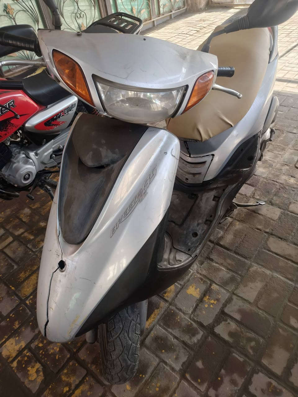 دراجة بريز بحالة ممتازة تشتغل سلف وهندر مفتوحة المكينة ومجفتة مرة وحدة بس غراضها كلها جديدة السعر 600 او مراوس بدراجة ماكس نضيفة


**إذا كنت صاحب هذا الإعلان وتريد حذفه لأي سبب، رجاءا أرسل رسالة إلى الدعم الفني**