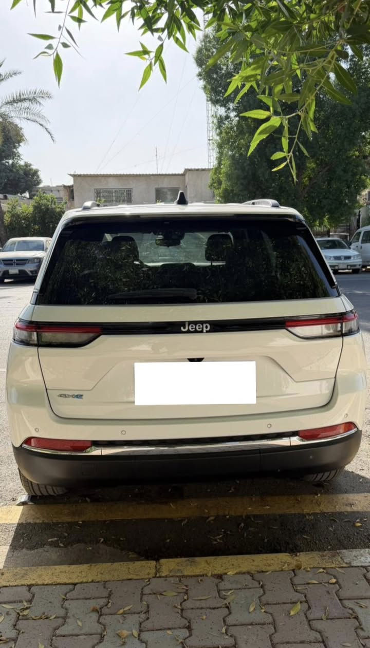 ياالله
السلام عليكم جيب كراند شيروكي 4XE 2024 وارد امريكي

مرقم بغداد سنوية باسمي

Jeep Grand Cherokee 4Xe 2024 2.0L

         حجم المكينه : 2000  تيربو + هايبرد + بلك ان 

المسافة المقطوعة :33 الف ميل  

الحادث موضوح بالصور + كلير الجاملغين من امريكا 

         الايرباك والشاصي سليم ولغد سليم 100‎%‎ 

#مواصفاتها

1.شاشه 

2.بصمه

3. تشغيل عن بعد

4.دمام خلفي

5.كشنات جلد

6.كشن السايق ميمري

7.كشنات كهرباء

8.صندوك كهرباء

9.حساسات خلفيه

10. قطع تبريد 

11.اشاير بالمري

12.تعدد وضعيات القيادة

13.رادارات 360

14.رادار امامي

15. بنوراما فتحتين

16. كير ماوس

17. نظام منحدرات

18. كشن تدفئة

19.ويل كب كروم 
السعر 305 ورقه 
هاتف *********** .
