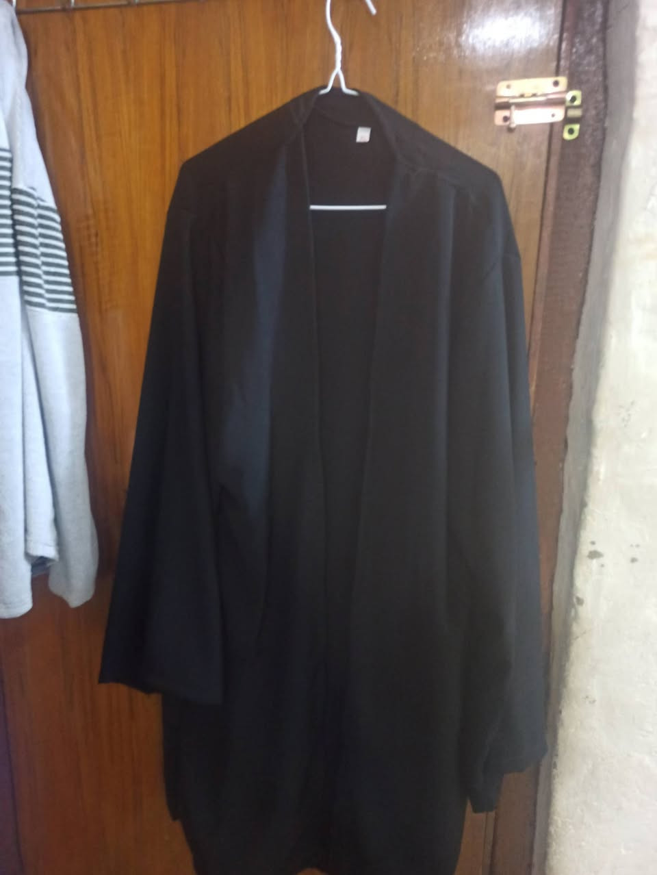 روب للبيع +قبعه خاليه من الكتابه يعني ساده اليريدهن يتصل عل رقم ***********
السعر مناسب
