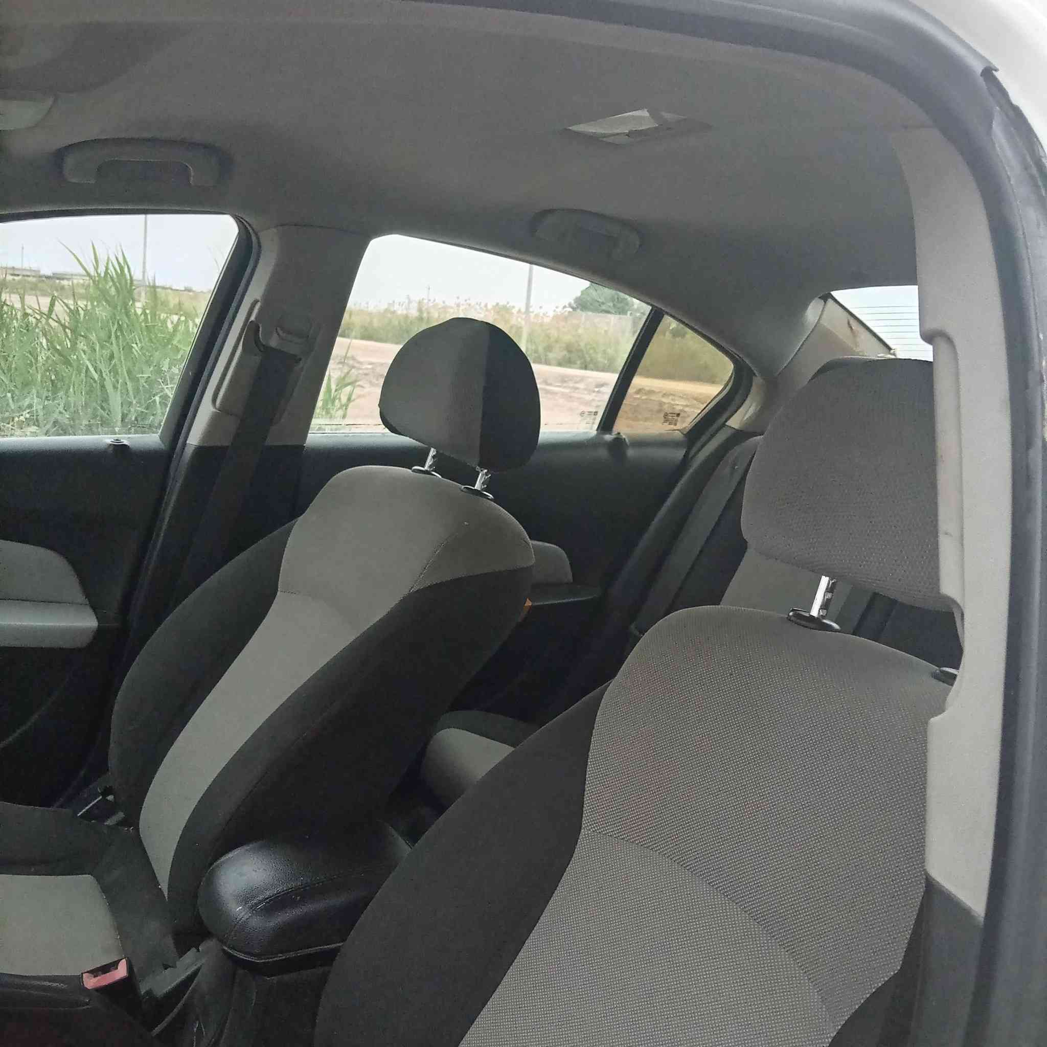 شوفرليت كروز للبيع 2013محرك وكير كورلا السعر 63 وبيها مجال ***********
