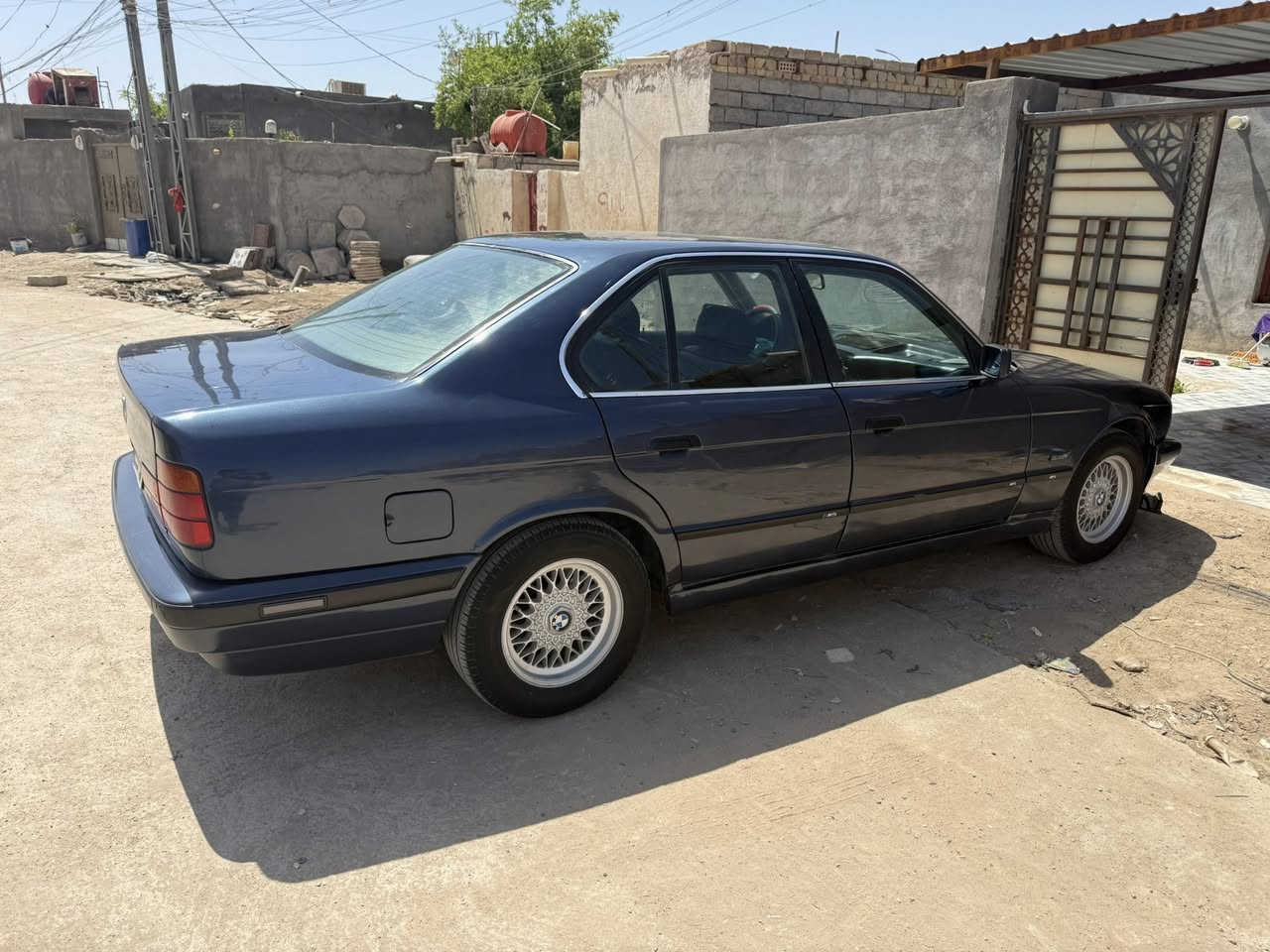 للبيع bmw 525 رقم نجف بأسمي سنويه ل27 مشروع وطني تحويل مباشر 
مكينه 25 مفتوح كير عادي مكينه جديده وكير جديد شرط
جام كهرباء فتحه تخم تاير بلجيس وتخم ويل خليه اصلي 
حداديه 80 % درايمات جدد واكسل جديد 
تبريد ثلج منظومه جديده كامله كمبريسر وفريز وفان كله جديد
لايت زنون شاشه كهربائيات كله شغاله
السياره مصبوغه عام للجماليه فقط بدون خياس 
السعر 48 وبيه مجال قليل مكاني ناصريه قضاء الغراف ***********
