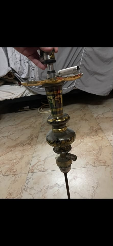 نركيل طه اصدار 24 سعرة الوحدة 20 
كراسي عدد 10 سعر الواحد 5 
عرباناة عصاير ولبلبي سعرها 80
ميز دومنة سعر 20 
***********
